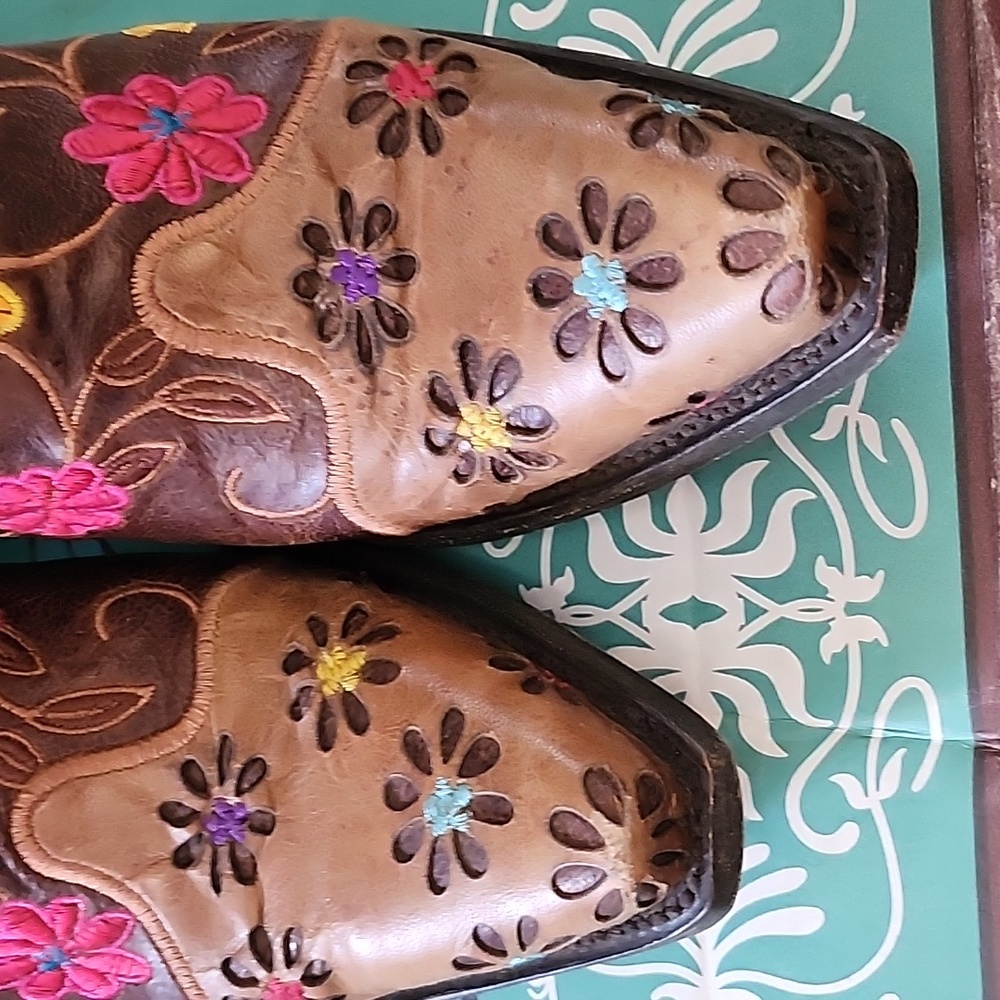 Lane !!Gorgeous!! Daisy Queen Western Boots, Size 9B - Picture 4 of 13